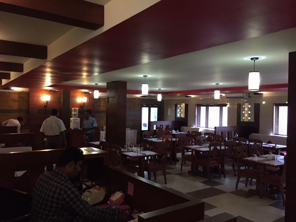 Mascot Paradise City Hotel Tellicherry エクステリア 写真
